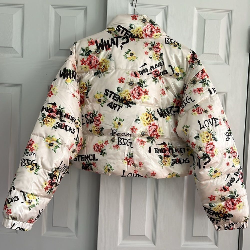 NWT GUESS x Brandalised Wilde Floral Graffiti Puffer Vest Convertible Jacket - Picture 12 of 15